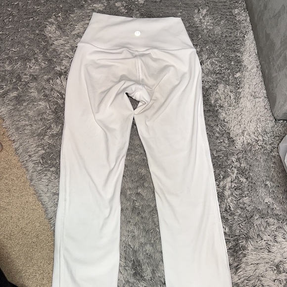 White Lululemon Crop leggings - Picture 4 of 8
